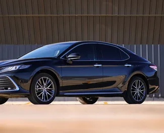 Prenájom auta Toyota Camry 2023 v v Gruzínsku, s vlastnosťami ✓ palivo Benzín a výkon 180 koní ➤ Od 160 GEL za deň.