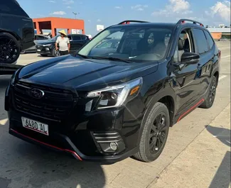 Vista frontal de um aluguel Subaru Forester em Tbilisi, Geórgia ✓ Carro #14721. ✓ Transmissão Automático TM ✓ 0 avaliações.