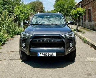 Μπροστινή όψη ενοικιαζόμενου Toyota 4 Runner στην Τιφλίδα, Γεωργία ✓ Αριθμός αυτοκινήτου #14755. ✓ Κιβώτιο ταχυτήτων Αυτόματο TM ✓ 0 κριτικές.