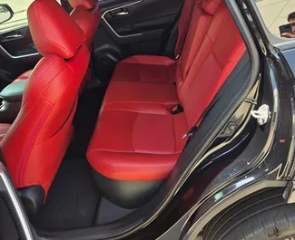 무제한의 주행 제한이 있는 트빌리시에서에서 대여 가능한 Toyota Rav4 2023.