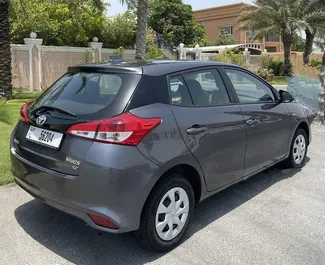 Pronájem auta Toyota Yaris #14762 s převodovkou Automatické v Dubaji, vybavené motorem 1,5L ➤ Od Andry v SAE.