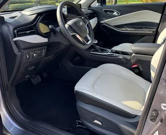 JAC JS4 2024 的 Petrol 1.5L 发动机，在 在迪拜 出租。