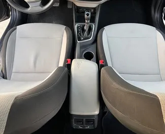 두바이에서에서 대여 가능한 Petrol 1.6L 엔진의 Hyundai Accent 2022.