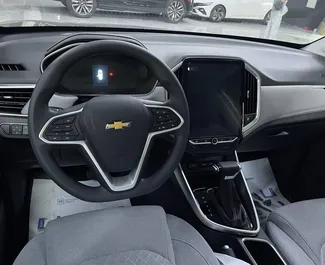 Najem Chevrolet Captiva. Avto tipa Udobje, Crossover za najem v v ZAE ✓ Brez depozita ✓ Možnosti zavarovanja: TPL.