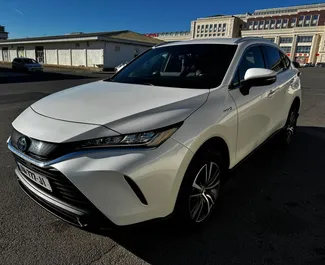 Vue de face d'une location Toyota Venza à Tbilissi, Géorgie ✓ Voiture #14808. ✓ Automatique TM ✓ 0 avis.