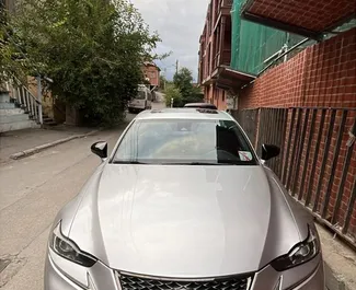Priekinė automobilio, kurį nuomojate Lexus IS300 Tbilisyje, Gruzija vaizdas ✓ Automobilis #14813. ✓ Pavarų dėžė Automatinis TM ✓ Atsiliepimai 0.
