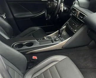 Lexus IS300 2019 galimas nuomai Tbilisyje, su 100 km/dieną kilometrų apribojimu.