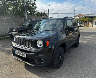 Frontvisning af en udlejnings Jeep Renegade i Tbilisi, Georgien ✓ Bil #14819. ✓ Automatisk TM ✓ 0 anmeldelser.