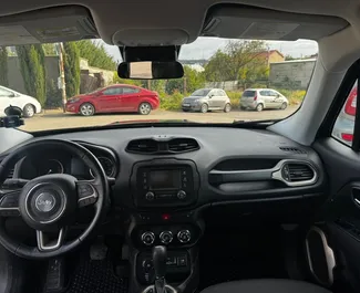 Jeep Renegade 2018 tilgængelig til leje i Tbilisi, med ubegrænset kilometertæller grænse.