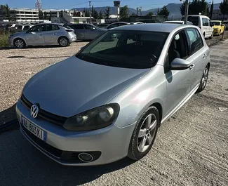 Framvy av en hyrbil Volkswagen Golf 6 på Tiranas flygplats, Albanien ✓ Bil #14840. ✓ Växellåda Manual TM ✓ 0 recensioner.