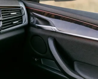 BMW X5 2017 koos Kõikide rataste juhtimine süsteemiga, saadaval Tbilisis.