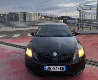 Sprednji pogled najetega avtomobila Skoda Octavia v v Tirani, Albanija ✓ Avtomobil #14853. ✓ Menjalnik Priročnik TM ✓ Mnenja 0.