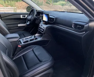 Ford Explorer 2022 vuokrattavissa Minskissä, 300 km/päivä kilometrin rajalla.