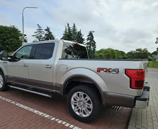 Framvy av en hyrbil Ford F150 i Minsk, Vitryssland ✓ Bil #15012. ✓ Växellåda Automatisk TM ✓ 0 recensioner.