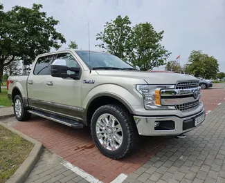 Uthyrning av Ford F150. Lyx, SUV bil för uthyrning i Vitryssland ✓ Deposition 500 USD ✓ Försäkringsalternativ: TPL, CDW, SCDW, Stöld, Ung.