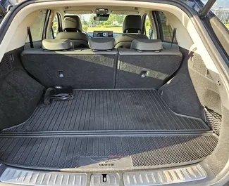 Genesis GV70 2023 με σύστημα κίνησης Τετρακίνητο, διαθέσιμο στο Μινσκ.