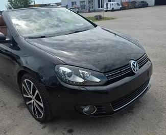 Μπροστινή όψη ενοικιαζόμενου Volkswagen Golf Cabrio στο αεροδρόμιο του Μπουργκάς, Βουλγαρία ✓ Αριθμός αυτοκινήτου #14974. ✓ Κιβώτιο ταχυτήτων Αυτόματο TM ✓ 0 κριτικές.