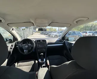 Auton vuokraus Volkswagen Golf 6 #14838 Automaattinen Tiranan lentoasemalla, varustettuna 1,6L moottorilla ➤ Vilsonltä Albaniassa.
