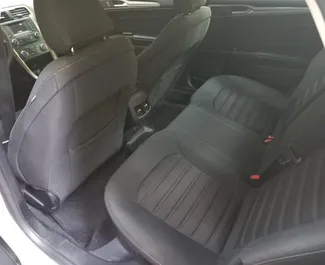 Pronájem Ford Fusion Sedan. Auto typu Komfort, Prémiová k pronájmu v Gruzii ✓ Bez zálohy ✓ Možnosti pojištění: TPL, FDW, Krádež.