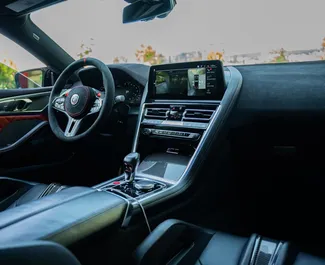 Benzinas 4,4L variklis BMW M850i XDRIVE 2023 nuomai Tbilisyje.