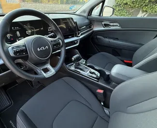 Kia Sportage 2025 vuokrattavissa Alicantessa, 250 km/päivä kilometrin rajalla.