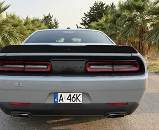 Aluguel de carro Dodge Challenger 2020 em Espanha, com ✓ combustível Gasolina e 305 cavalos de potência ➤ A partir de 100 EUR por dia.