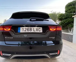 Jaguar F-PACE 2022 araç kiralama İspanya'da, ✓ Dizel yakıt ve 205 beygir gücü özellikleriyle ➤ Günde başlayan fiyatlarla 100 EUR.