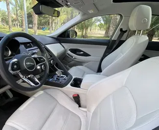 Jaguar F-PACE 2022, Ön tahrik sistem ile, Alicante'de mevcut.