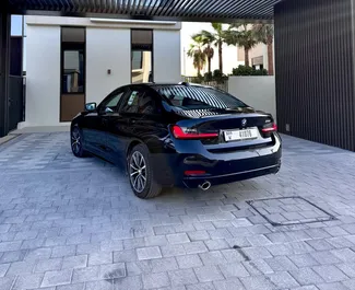 BMW 320i kiralama. Konfor, Premium Türünde Araç Kiralama BAE'de ✓ Depozitosuz ✓ TPL sigorta seçenekleri.