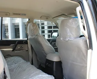 Mitsubishi Pajero 租赁。在 阿联酋 出租的 舒适性, SUV 汽车 ✓ Deposit of 2000 AED ✓ 提供 TPL, CDW, SCDW, Passengers, Theft 保险选项。