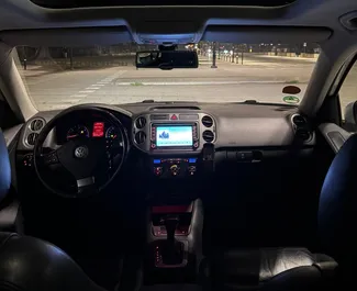 إيجار Volkswagen Tiguan. سيارة الراحة, كروس أوفر للإيجار في في ألبانيا ✓ إيداع 100 EUR ✓ خيارات التأمين TPL.