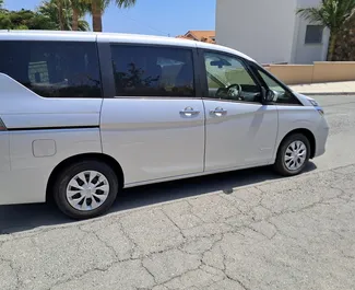 Biluthyrning Nissan Serena #309 med Automatisk i Limassol, utrustad med 2,0L motor ➤ Från Leo på Cypern.