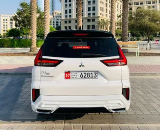 Ενοικίαση Mitsubishi Xpander. Αυτοκίνητο Άνεση, Μίνι βαν προς ενοικίαση στα Ηνωμένα Αραβικά Εμιράτα ✓ Κατάθεση 1500 AED ✓ Επιλογές ασφάλισης: TPL, CDW, SCDW, Επιβάτες, Κλοπή.