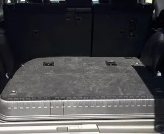 Toyota Land Cruiser Prado 2018 on rentimiseks saadaval Bakuus, piiranguga piiramatu kilomeetrit.
