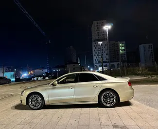 Nomas automašīnas priekšskats Audi A8 L Tirānā, Albānija ✓ Automašīna #15104. ✓ Pārnesumu kārba Automātiskais TM ✓ Atsauksmes 0.