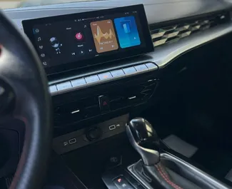 MG 5/GT 2024 vuokrattavissa Dubaissa, rajoittamaton kilometrin rajalla.