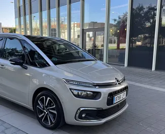 Citroen C4 Grand Picasso bérlése. Kényelmes, Prémium, Kisbusz típusú autó bérlése Spanyolországban ✓ Letét 500 EUR ✓ Biztosítási opciók: TPL.