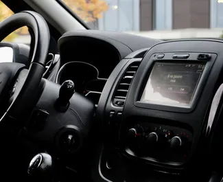 Utleie av Opel Vivaro. Økonomi, Komfort, Minivan bil til leie i Hviterussland ✓ Depositum på 133 USD ✓ Forsikringsalternativer: TPL, CDW.