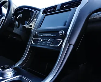 Aluguel de Ford Fusion Sedan. Carro Conforto, Premium para Alugar na Bielorrússia ✓ Depósito de 100 USD ✓ Opções de seguro: TPL, CDW.