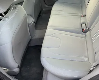 Hyundai Elantra 2023 med Främre drivenhet-system, tillgänglig på Tbilisi Airport.