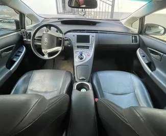 Двигатель Гибрид 1,8 л. – Арендуйте Toyota Prius в Кутаиси.