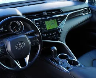 Toyota Camry 2018 在 在阿拉木图 可租赁，具有 unlimited 里程限制。