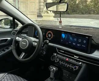 Hyundai Sonata 2025 disponível para alugar em Almaty, com limite de quilometragem de 200 km/dia.