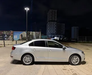 Diesel 1,6L motor i Volkswagen Jetta 2015 för uthyrning i Tirana.