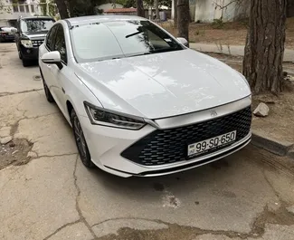 Прокат машини BYD Qin Plus #15064 (Автомат) в Баку, з двигуном 1,5л. Бензин ➤ Безпосередньо від Аяз в Азербайджані.