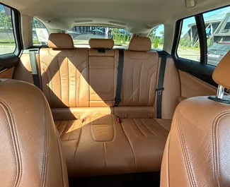 Aluguel de carro BMW 520d 2018 na Bielorrússia, com ✓ combustível Gasolina e 184 cavalos de potência ➤ A partir de 66 USD por dia.