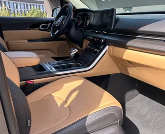 Kia Carnival 2020 tilgjengelig for leie i Minsk, med 350 km/dag kilometergrense.