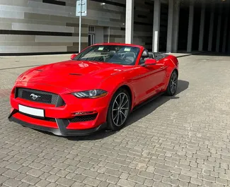 Biluthyrning av Ford Mustang Cabrio 2018 i i Vitryssland, med funktioner som ✓ Bensin bränsle och 317 hästkrafter ➤ Från 133 USD per dag.