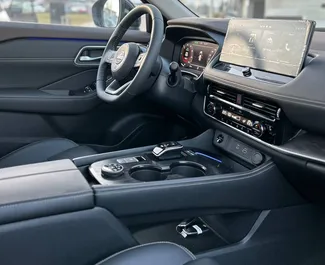 Nissan X-Trail 2023 tilgjengelig for leie i Minsk, med 350 km/dag kilometergrense.