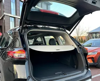 Hybrid 1,6L-motoren til Nissan X-Trail 2023 for utleie i Minsk.